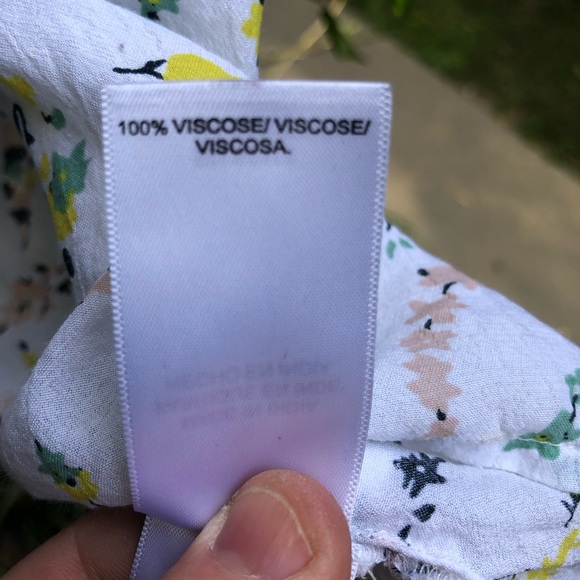 🦋 LUCKY BRAND SKYLAR PINTUCK FLORAL PRINT TOP! 🤩 - Picture 9 of 10